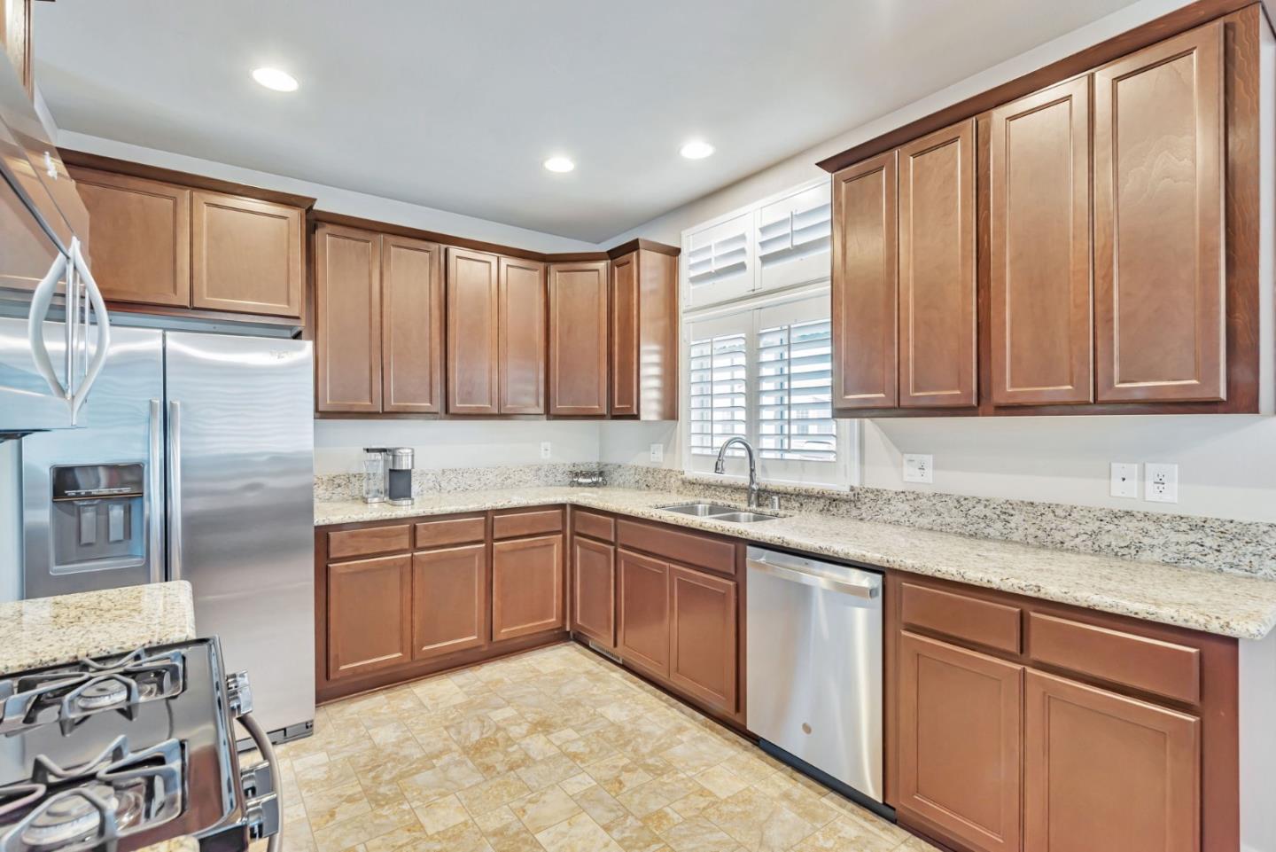 Detail Gallery Image 13 of 35 For 1085 Tasman Dr #426,  Sunnyvale,  CA 94089 - 3 Beds | 2 Baths