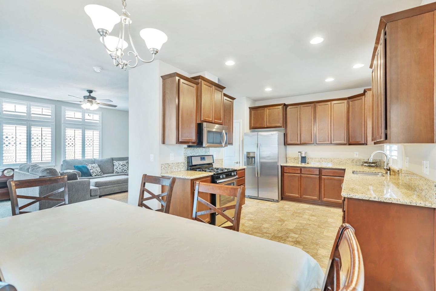 Detail Gallery Image 19 of 35 For 1085 Tasman Dr #426,  Sunnyvale,  CA 94089 - 3 Beds | 2 Baths