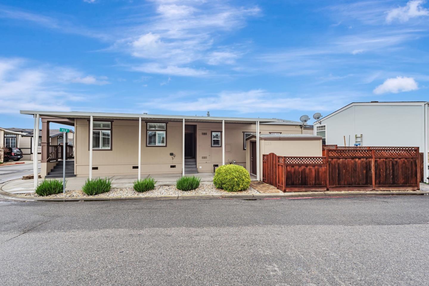 Detail Gallery Image 3 of 35 For 1085 Tasman Dr #426,  Sunnyvale,  CA 94089 - 3 Beds | 2 Baths