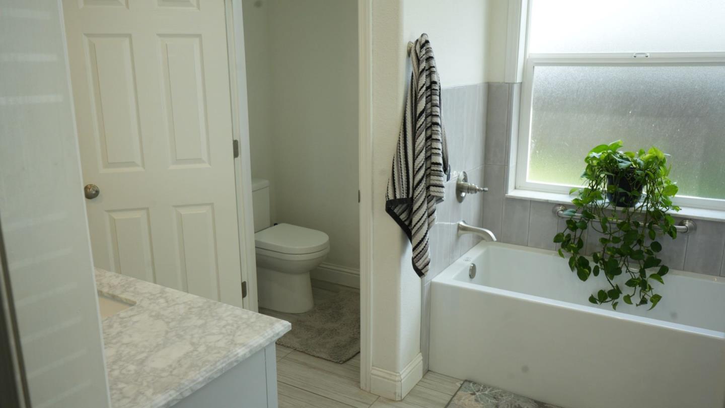 Detail Gallery Image 13 of 20 For 496 Northwood St, Escalon,  CA 95320 - 3 Beds | 2 Baths