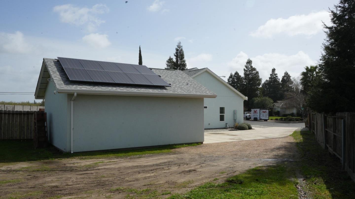 Detail Gallery Image 5 of 20 For 496 Northwood St, Escalon,  CA 95320 - 3 Beds | 2 Baths