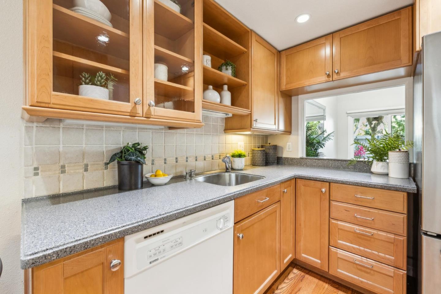 Detail Gallery Image 13 of 41 For 821 Laurel Ave #7,  San Mateo,  CA 94401 - 2 Beds | 2/1 Baths