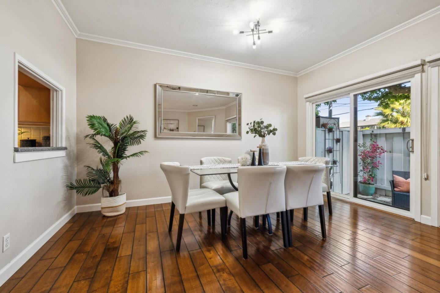 Detail Gallery Image 6 of 41 For 821 Laurel Ave #7,  San Mateo,  CA 94401 - 2 Beds | 2/1 Baths
