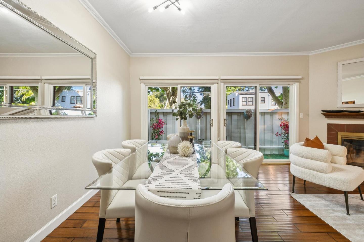 Detail Gallery Image 7 of 41 For 821 Laurel Ave #7,  San Mateo,  CA 94401 - 2 Beds | 2/1 Baths