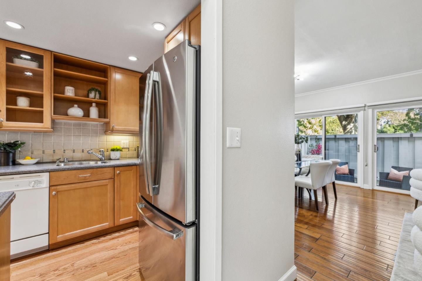 Detail Gallery Image 9 of 41 For 821 Laurel Ave #7,  San Mateo,  CA 94401 - 2 Beds | 2/1 Baths