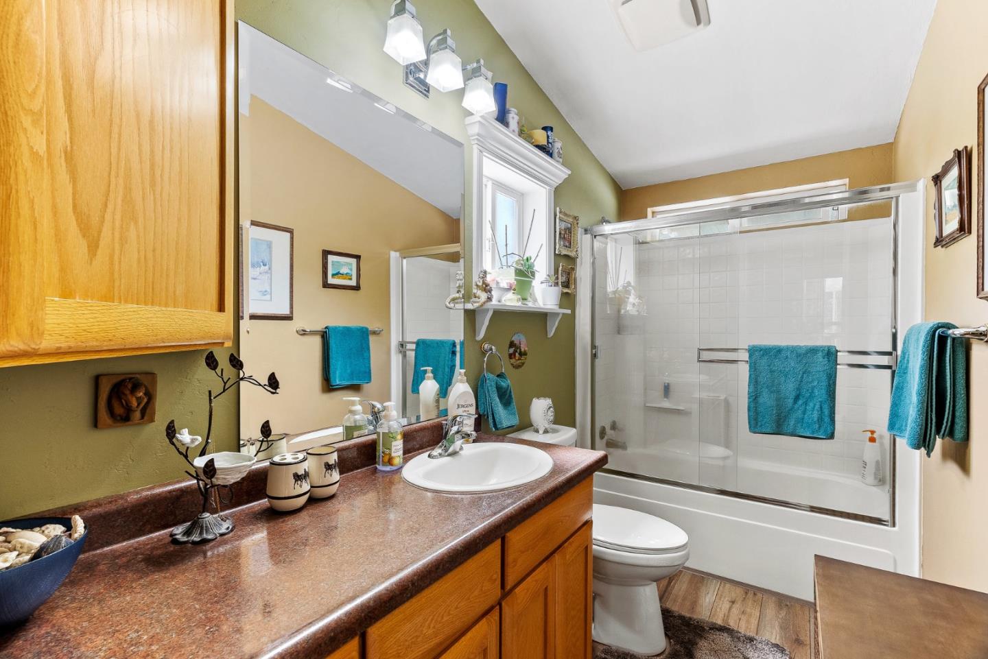 Detail Gallery Image 16 of 44 For 3485 Stable Ln, Santa Cruz,  CA 95065 - 3 Beds | 2 Baths