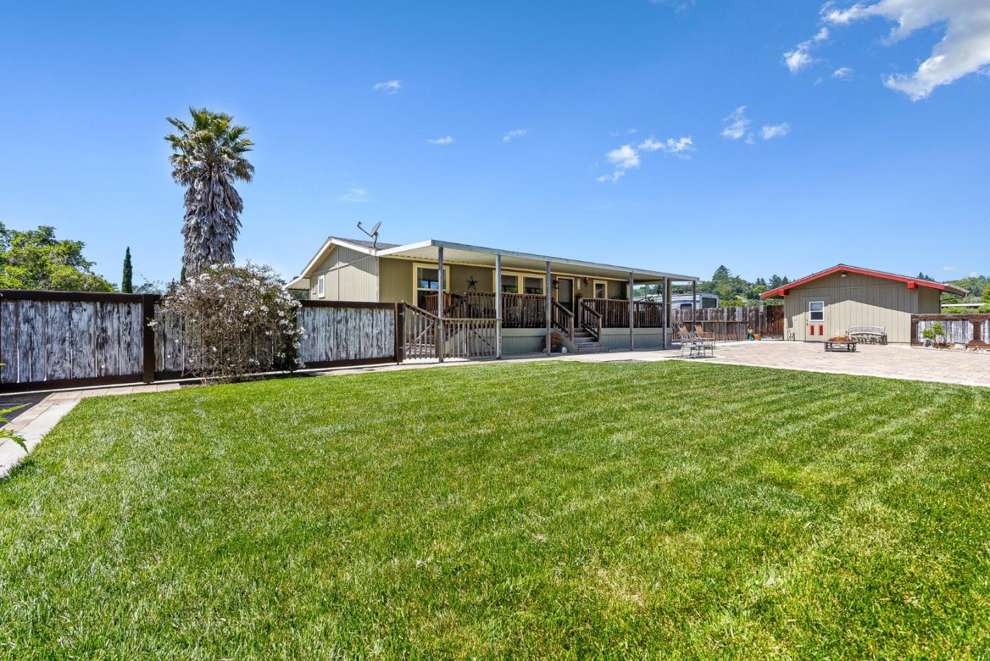 Detail Gallery Image 3 of 44 For 3485 Stable Ln, Santa Cruz,  CA 95065 - 3 Beds | 2 Baths