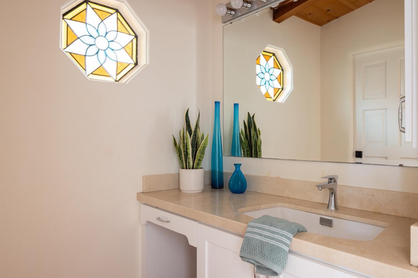 Detail Gallery Image 24 of 36 For 26282 Atherton Dr, Carmel,  CA 93923 - 4 Beds | 2/1 Baths
