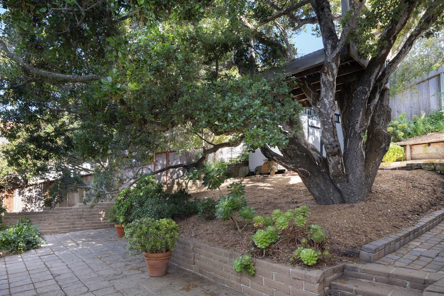 Detail Gallery Image 33 of 36 For 26282 Atherton Dr, Carmel,  CA 93923 - 4 Beds | 2/1 Baths
