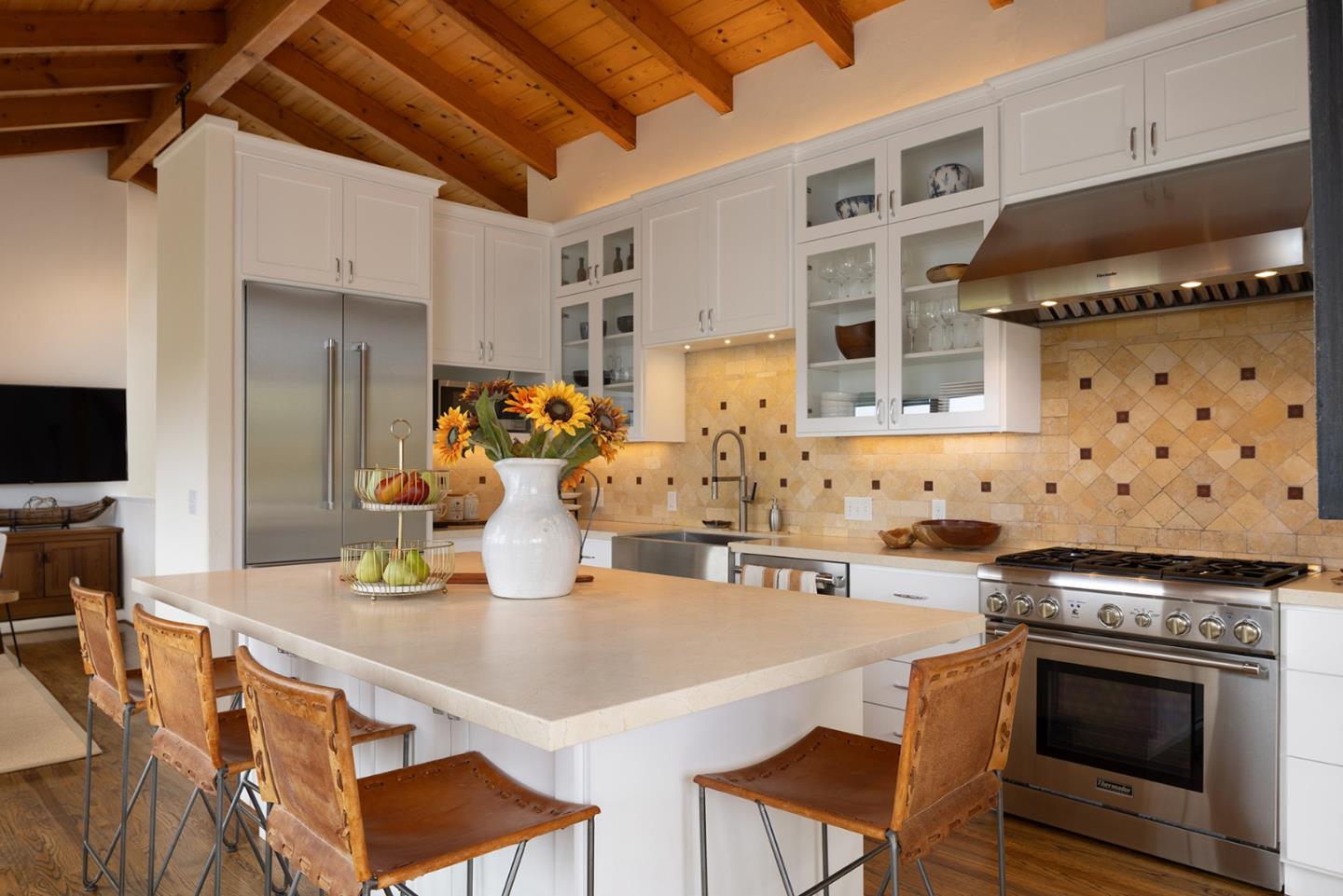 Detail Gallery Image 8 of 36 For 26282 Atherton Dr, Carmel,  CA 93923 - 4 Beds | 2/1 Baths