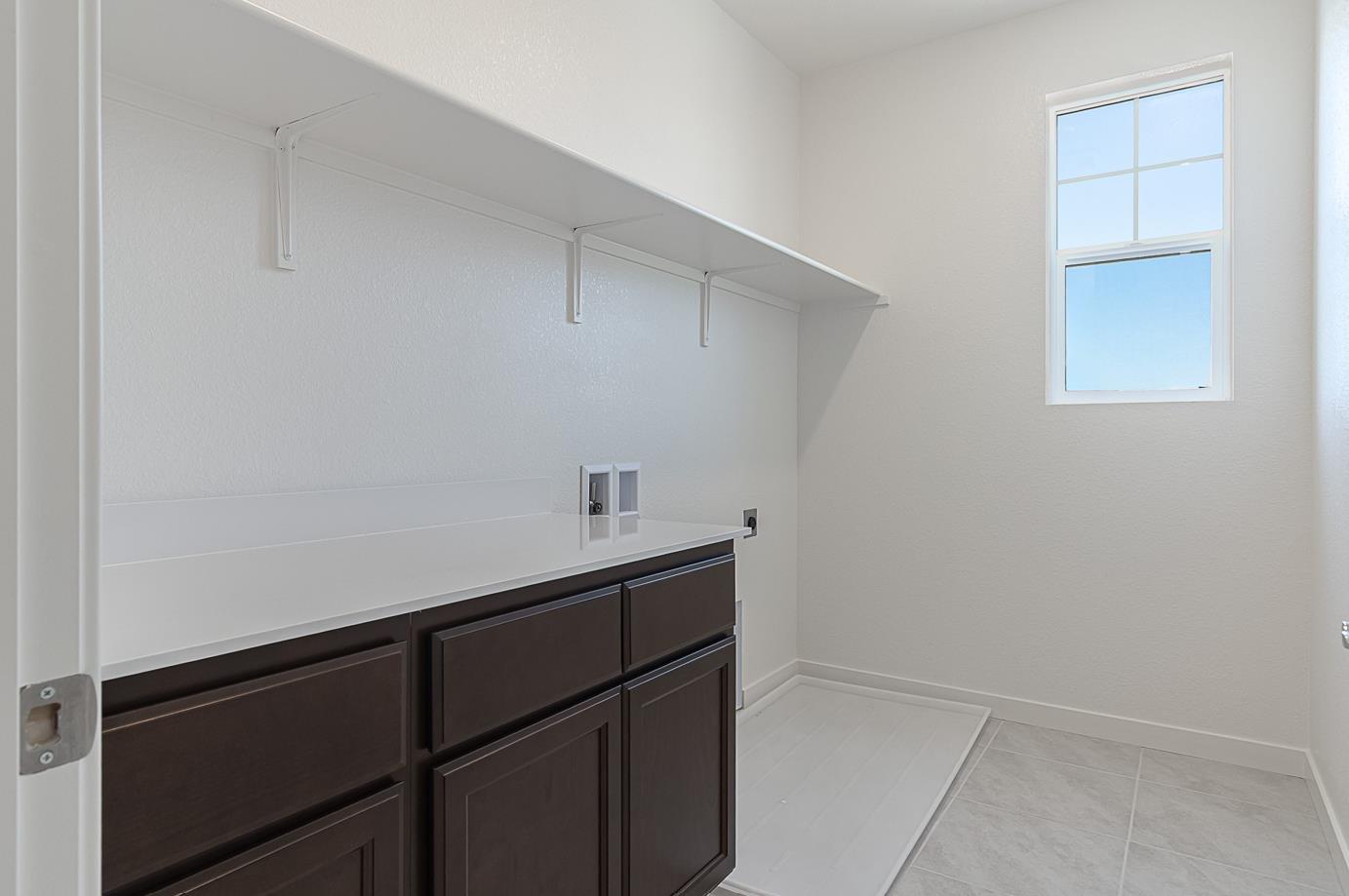 Detail Gallery Image 14 of 21 For 3077 Benetti St, Lathrop,  CA 95330 - 4 Beds | 3 Baths