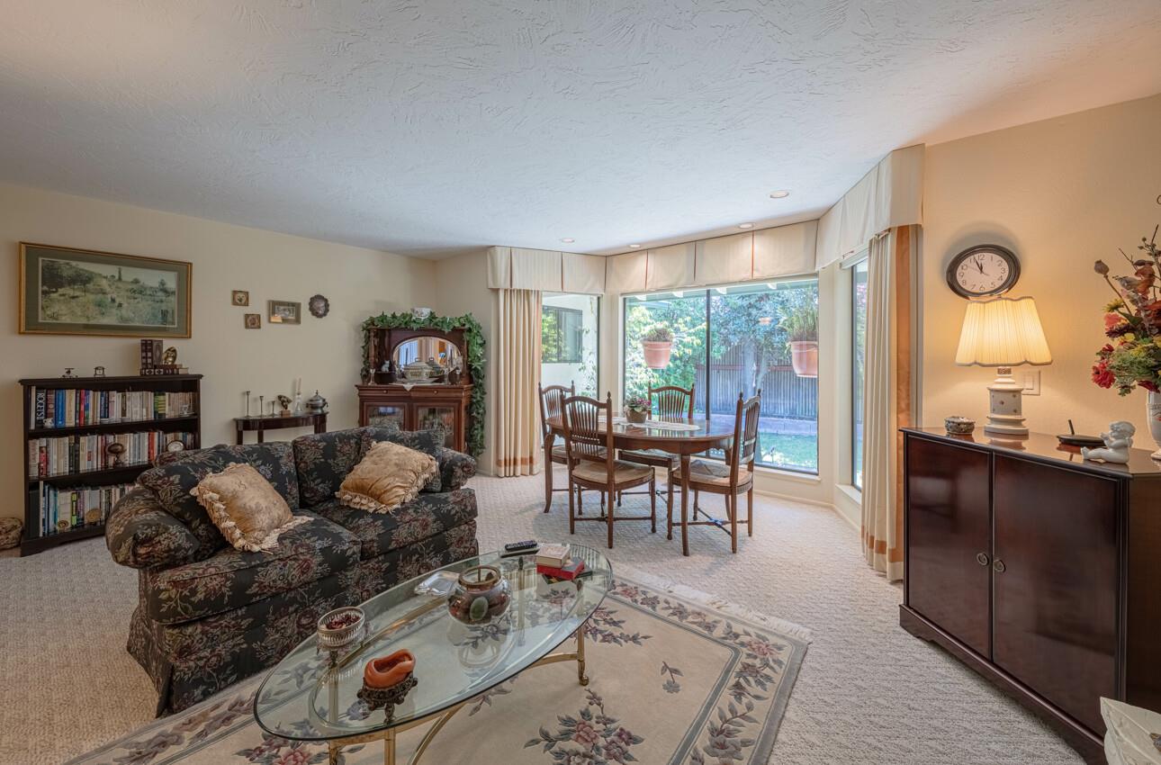 Detail Gallery Image 10 of 44 For 51 La Mirada Ct, Salinas,  CA 93901 - 3 Beds | 2/1 Baths