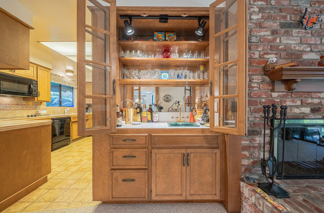 Detail Gallery Image 20 of 44 For 51 La Mirada Ct, Salinas,  CA 93901 - 3 Beds | 2/1 Baths