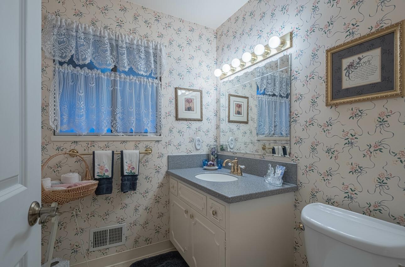 Detail Gallery Image 44 of 44 For 51 La Mirada Ct, Salinas,  CA 93901 - 3 Beds | 2/1 Baths