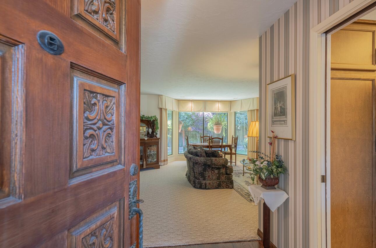 Detail Gallery Image 6 of 44 For 51 La Mirada Ct, Salinas,  CA 93901 - 3 Beds | 2/1 Baths