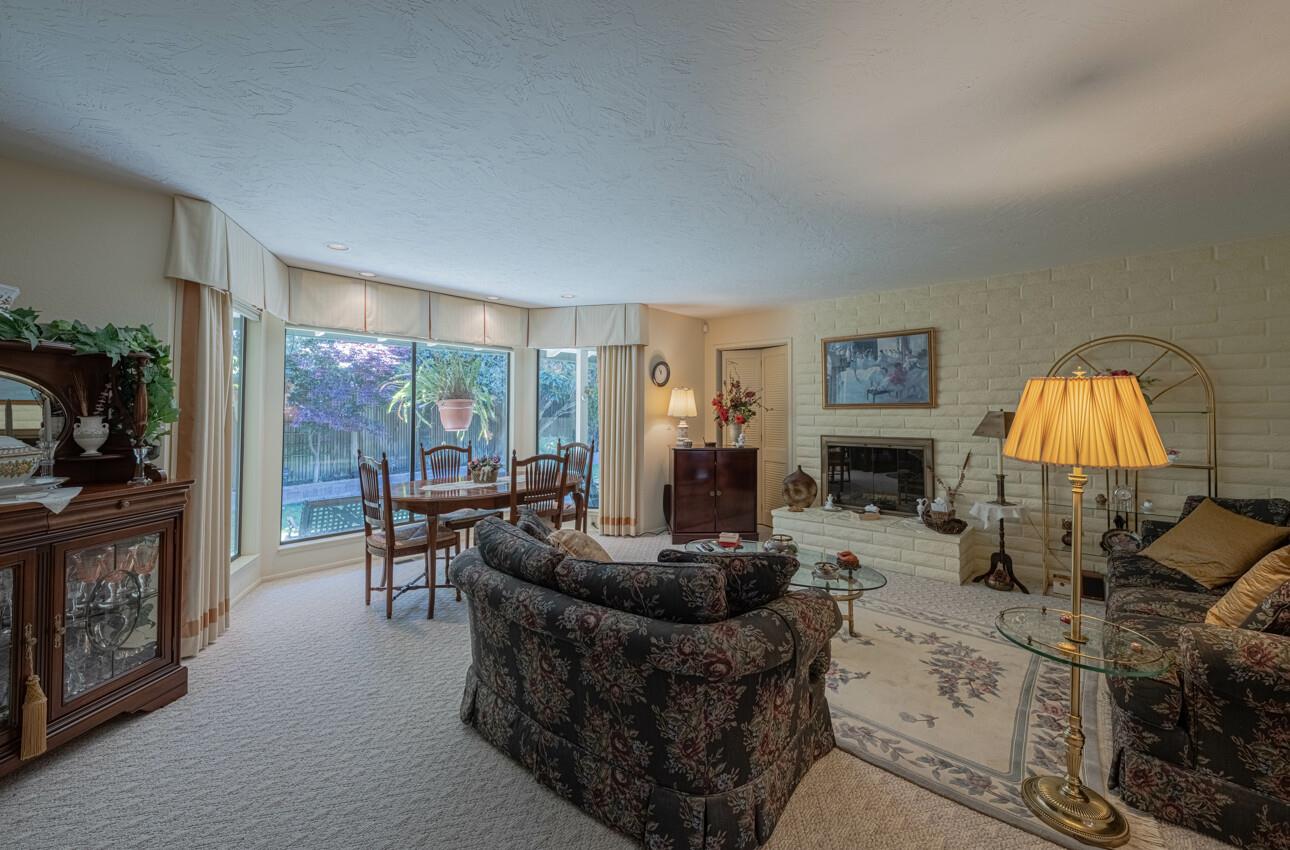 Detail Gallery Image 7 of 44 For 51 La Mirada Ct, Salinas,  CA 93901 - 3 Beds | 2/1 Baths