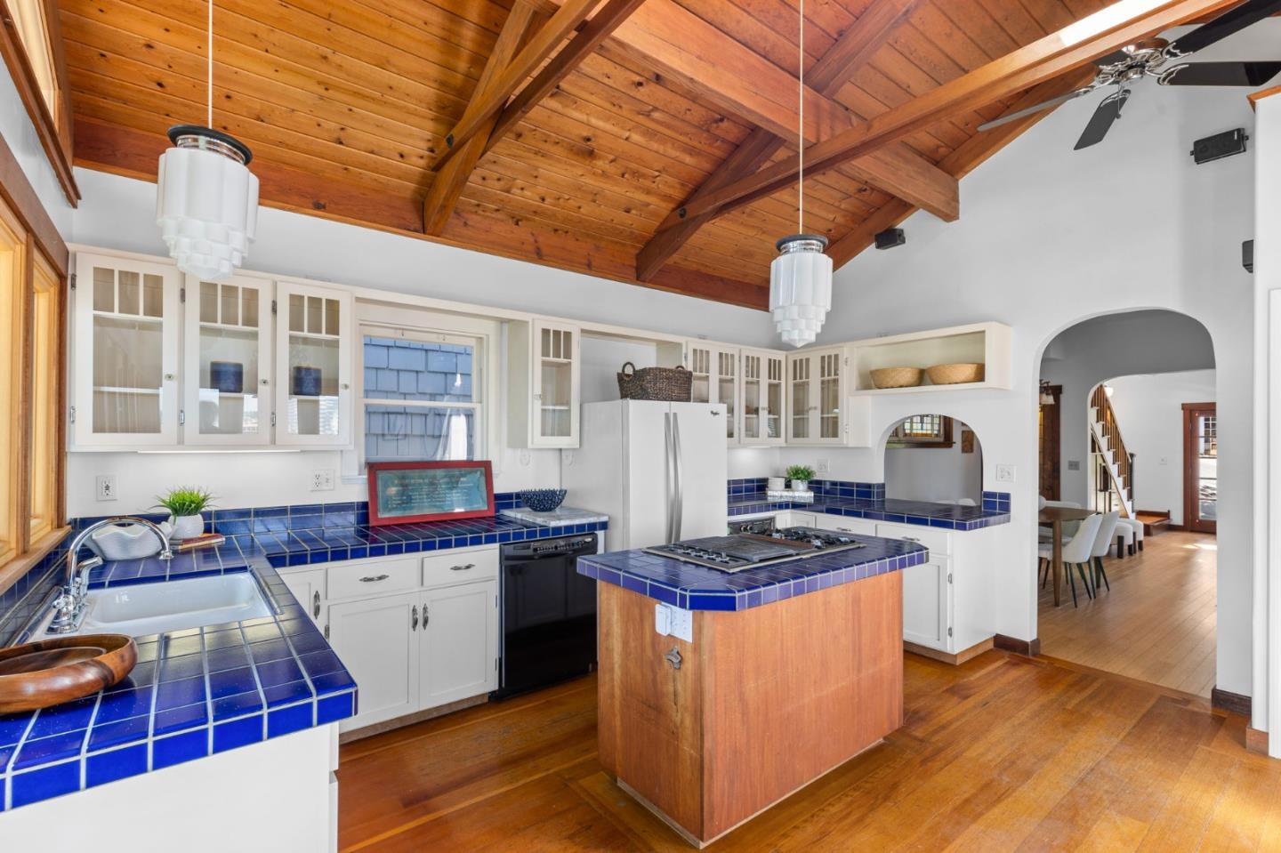Detail Gallery Image 12 of 44 For 9 Prospect Ave, Port Costa,  CA 94569 - 2 Beds | 1/1 Baths