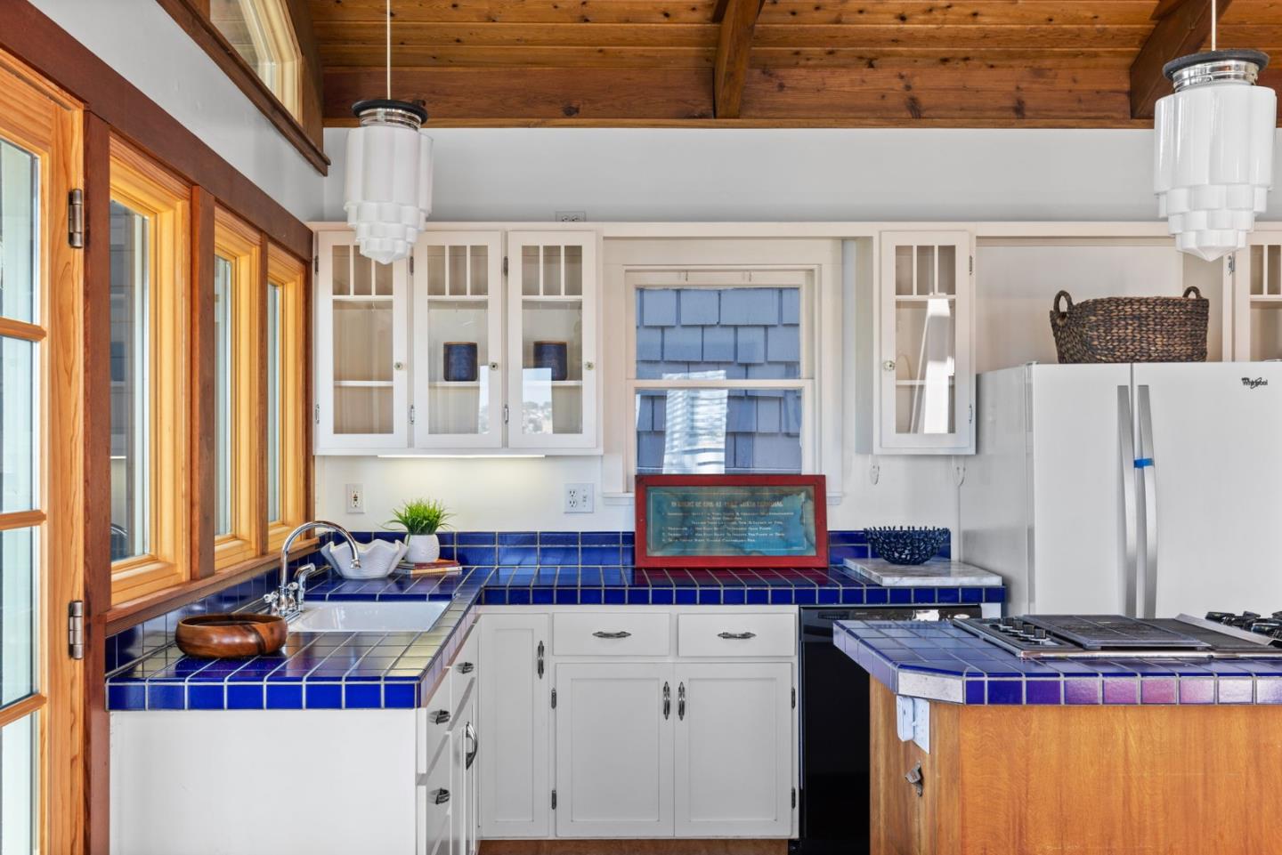 Detail Gallery Image 13 of 44 For 9 Prospect Ave, Port Costa,  CA 94569 - 2 Beds | 1/1 Baths