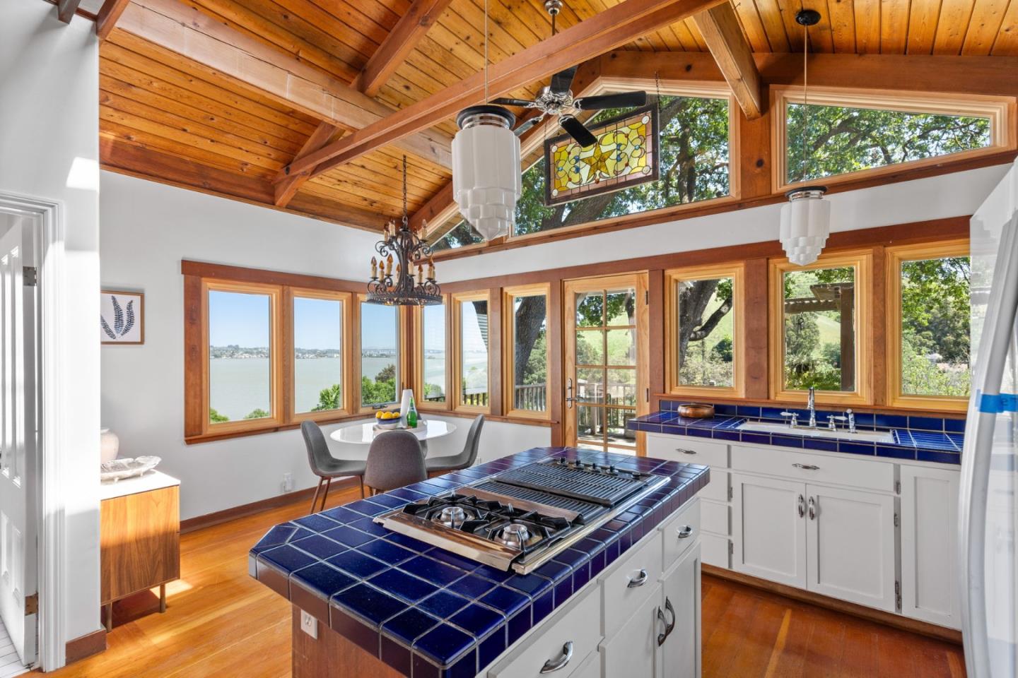Detail Gallery Image 15 of 44 For 9 Prospect Ave, Port Costa,  CA 94569 - 2 Beds | 1/1 Baths