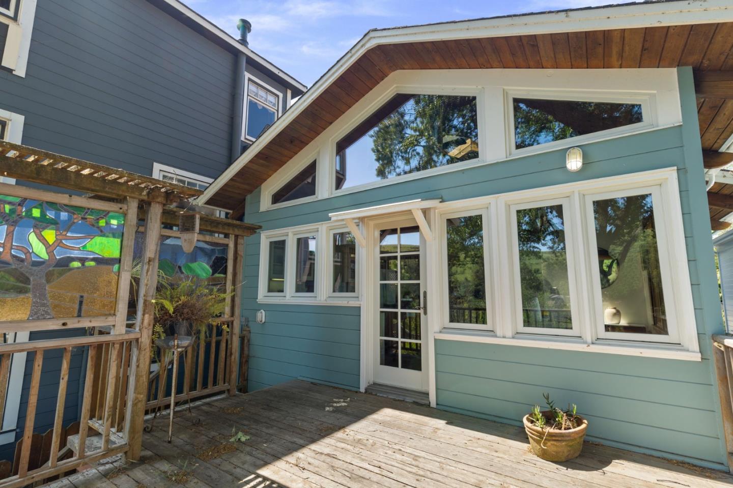 Detail Gallery Image 25 of 44 For 9 Prospect Ave, Port Costa,  CA 94569 - 2 Beds | 1/1 Baths