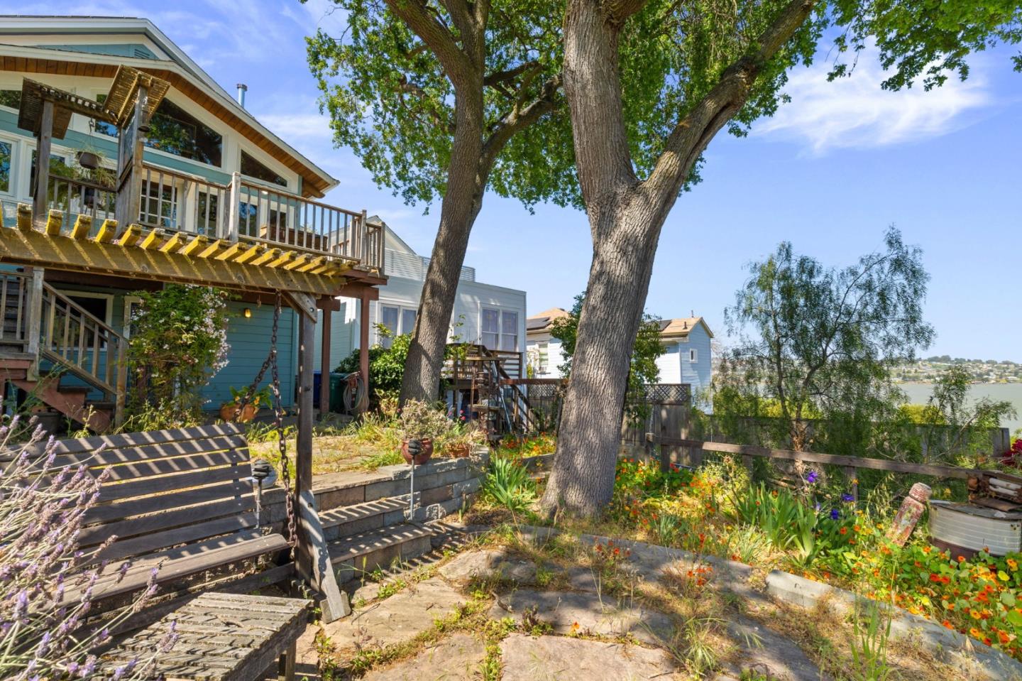 Detail Gallery Image 27 of 44 For 9 Prospect Ave, Port Costa,  CA 94569 - 2 Beds | 1/1 Baths