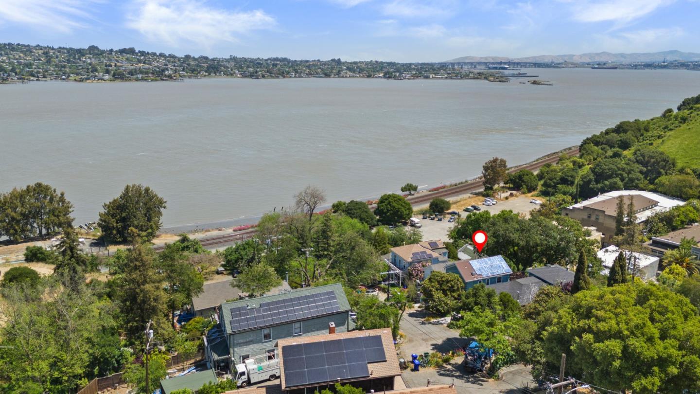 Detail Gallery Image 31 of 44 For 9 Prospect Ave, Port Costa,  CA 94569 - 2 Beds | 1/1 Baths