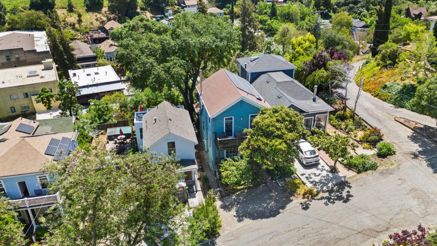 Detail Gallery Image 36 of 44 For 9 Prospect Ave, Port Costa,  CA 94569 - 2 Beds | 1/1 Baths