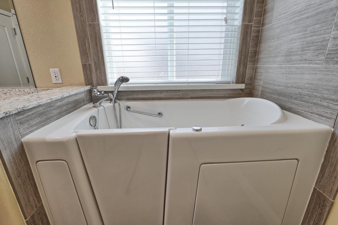Detail Gallery Image 18 of 47 For 268 Cherry Ct #268,  Morgan Hill,  CA 95037 - 2 Beds | 2 Baths