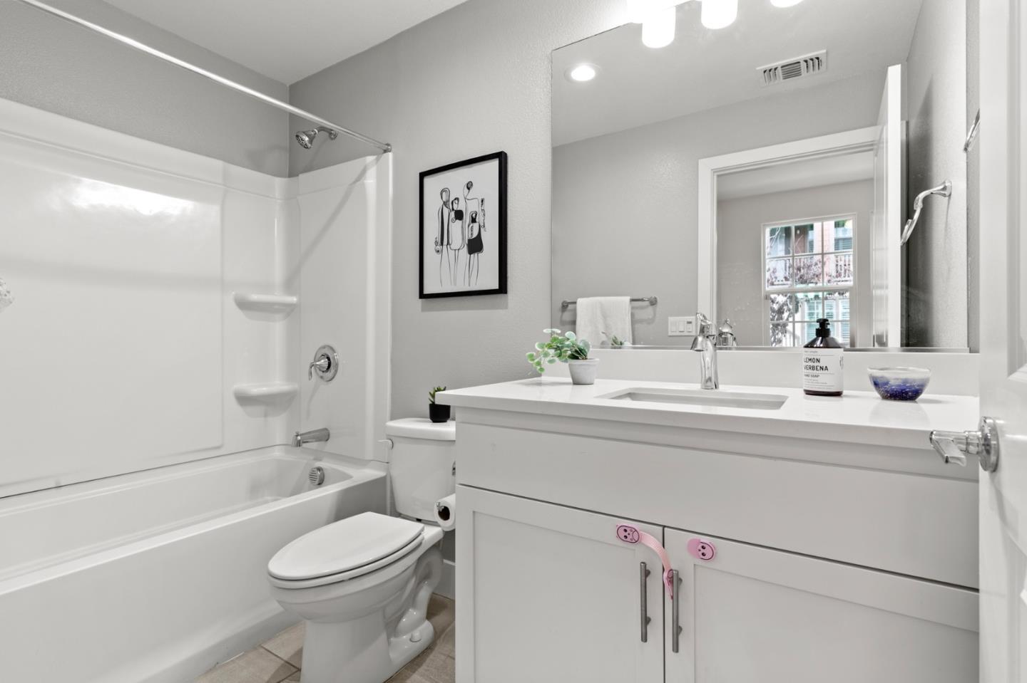 Detail Gallery Image 15 of 35 For 3718 Pyramid Way, Mountain View,  CA 94043 - 4 Beds | 4 Baths