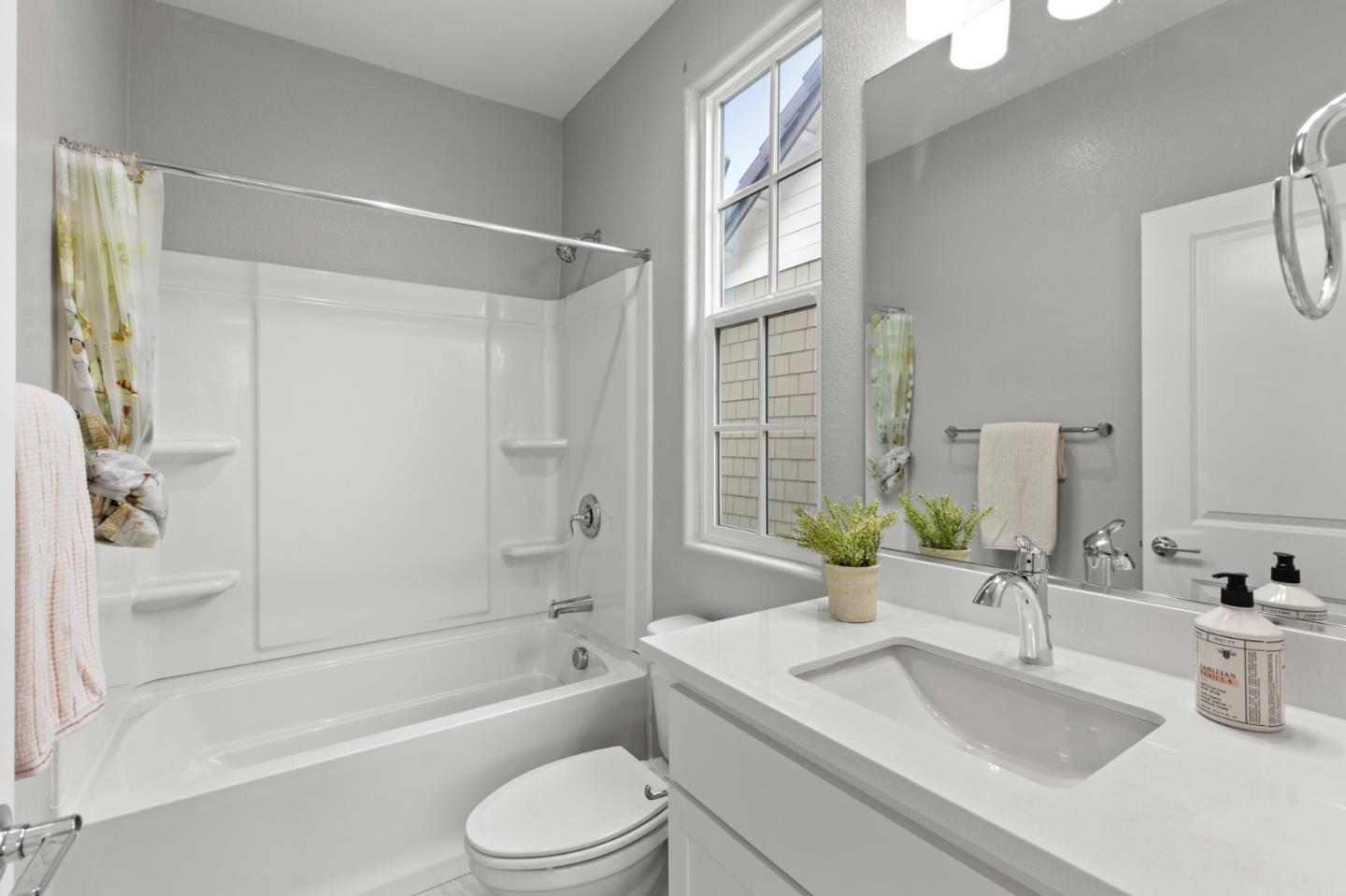 Detail Gallery Image 27 of 35 For 3718 Pyramid Way, Mountain View,  CA 94043 - 4 Beds | 4 Baths