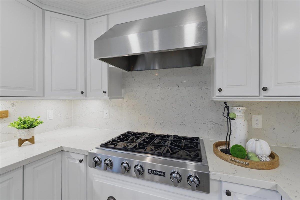 Detail Gallery Image 19 of 55 For 2434 Hastings Dr, Belmont,  CA 94002 - 3 Beds | 2/1 Baths