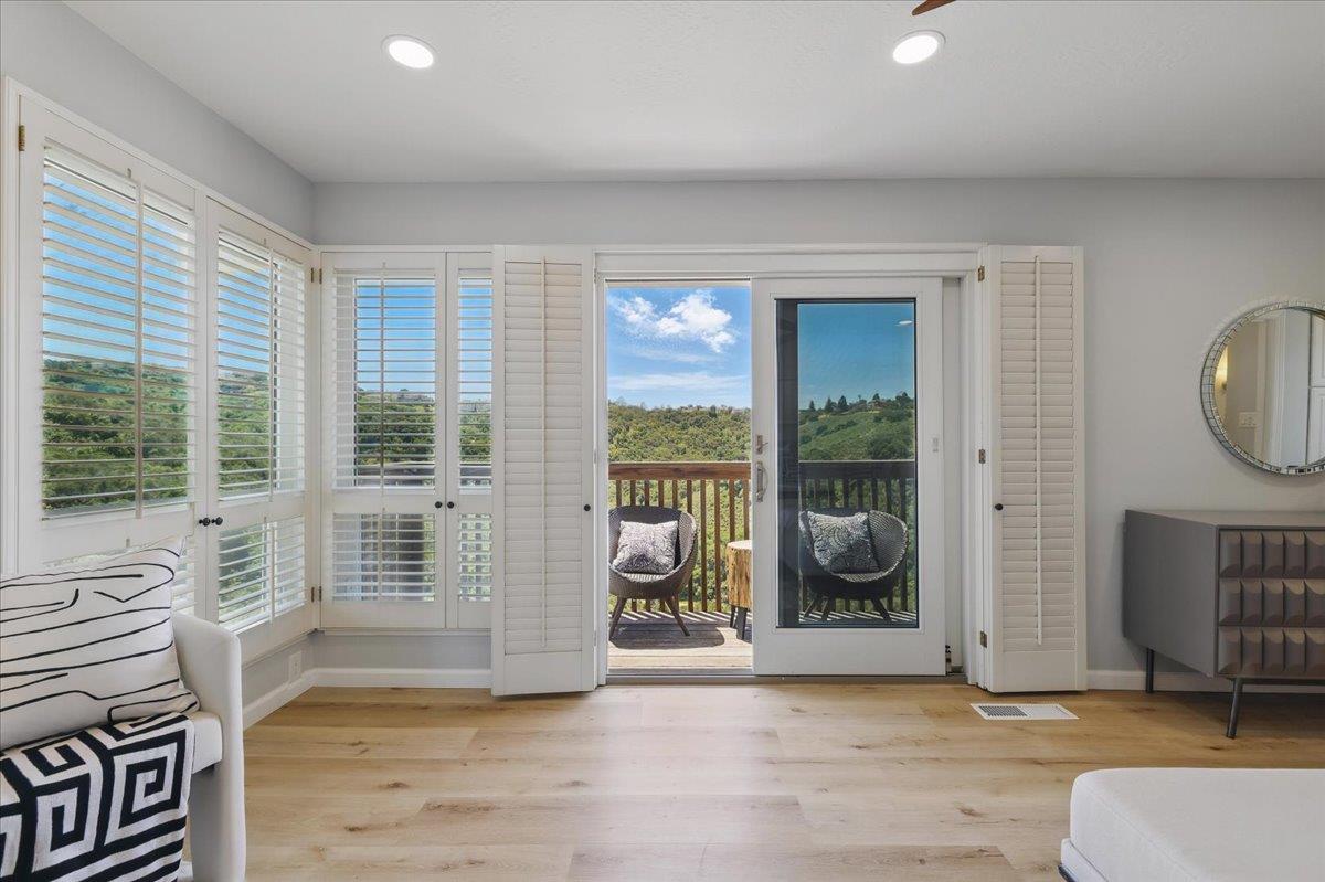 Detail Gallery Image 29 of 55 For 2434 Hastings Dr, Belmont,  CA 94002 - 3 Beds | 2/1 Baths