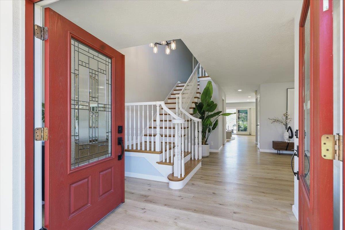 Detail Gallery Image 3 of 55 For 2434 Hastings Dr, Belmont,  CA 94002 - 3 Beds | 2/1 Baths
