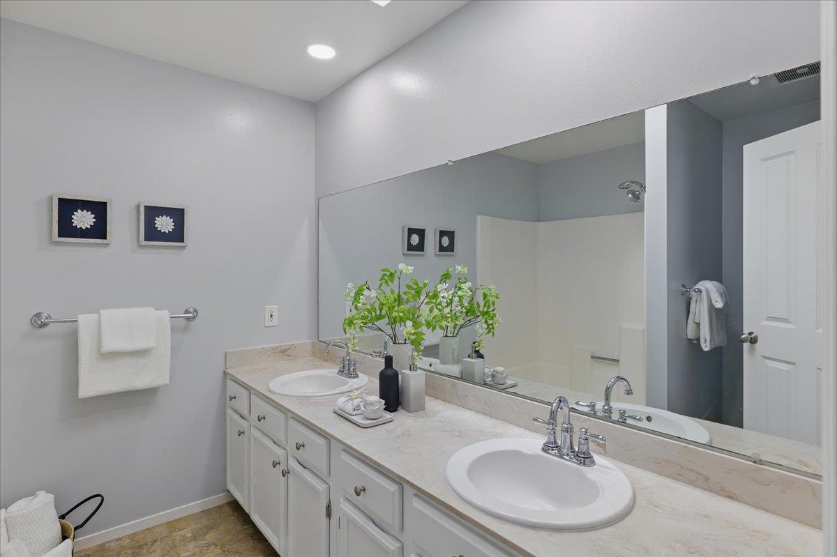 Detail Gallery Image 33 of 55 For 2434 Hastings Dr, Belmont,  CA 94002 - 3 Beds | 2/1 Baths