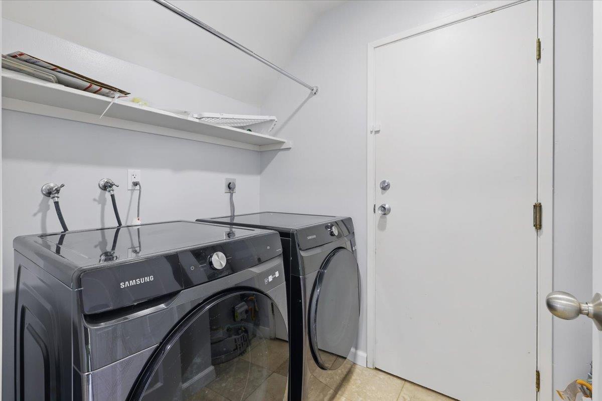Detail Gallery Image 35 of 55 For 2434 Hastings Dr, Belmont,  CA 94002 - 3 Beds | 2/1 Baths