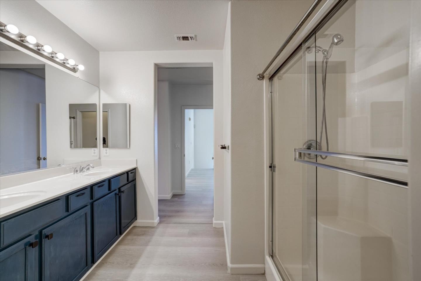 Detail Gallery Image 17 of 38 For 22820 Paseo Pl, Hayward,  CA 94541 - 3 Beds | 3 Baths
