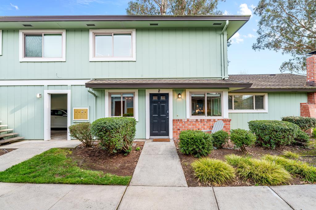 Detail Gallery Image 1 of 24 For 1133 Callas Ln #2,  Capitola,  CA 95010 - 2 Beds | 1 Baths