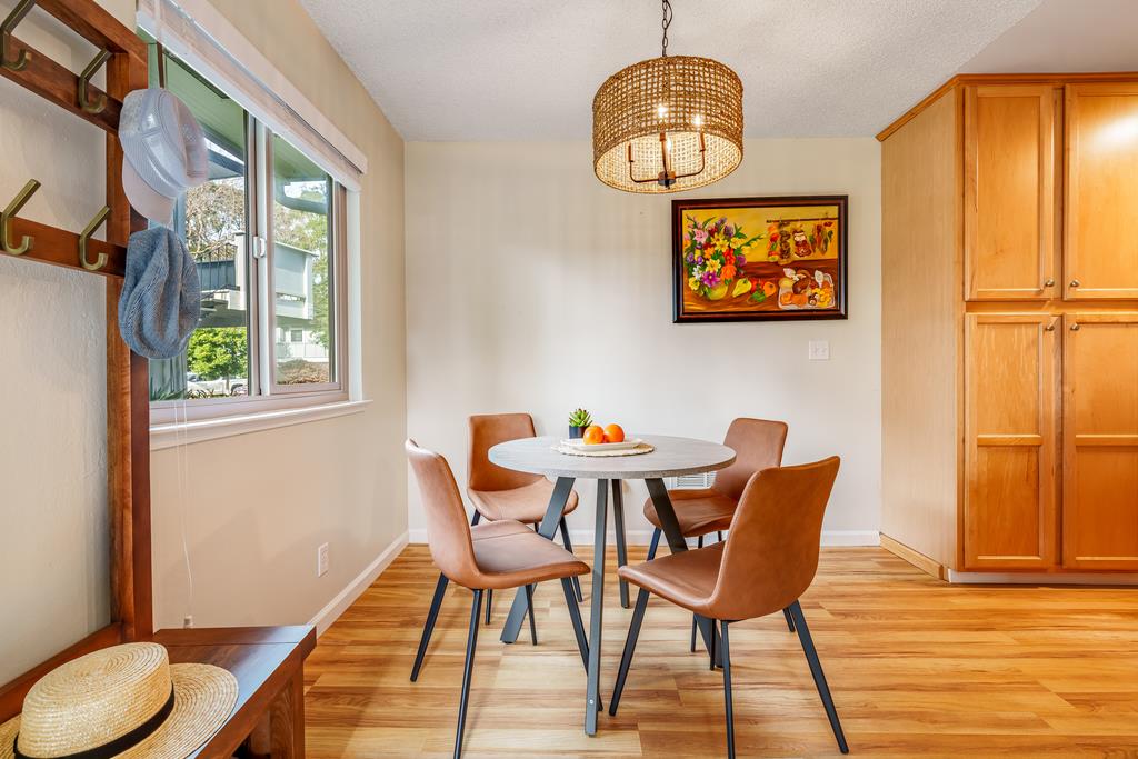 Detail Gallery Image 8 of 24 For 1133 Callas Ln #2,  Capitola,  CA 95010 - 2 Beds | 1 Baths