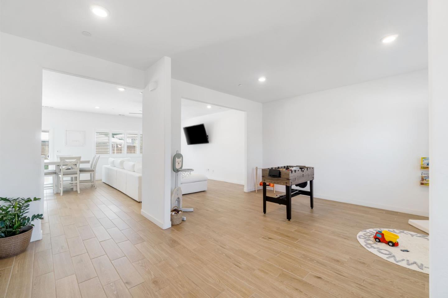 Detail Gallery Image 12 of 40 For 2459 W Hampton Dr, Hanford,  CA 93230 - 4 Beds | 2/1 Baths