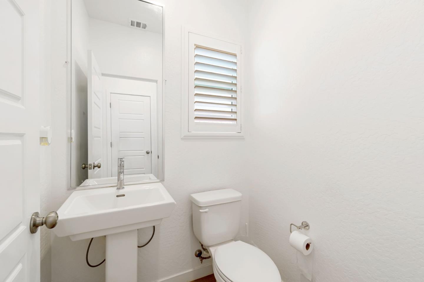 Detail Gallery Image 15 of 40 For 2459 W Hampton Dr, Hanford,  CA 93230 - 4 Beds | 2/1 Baths