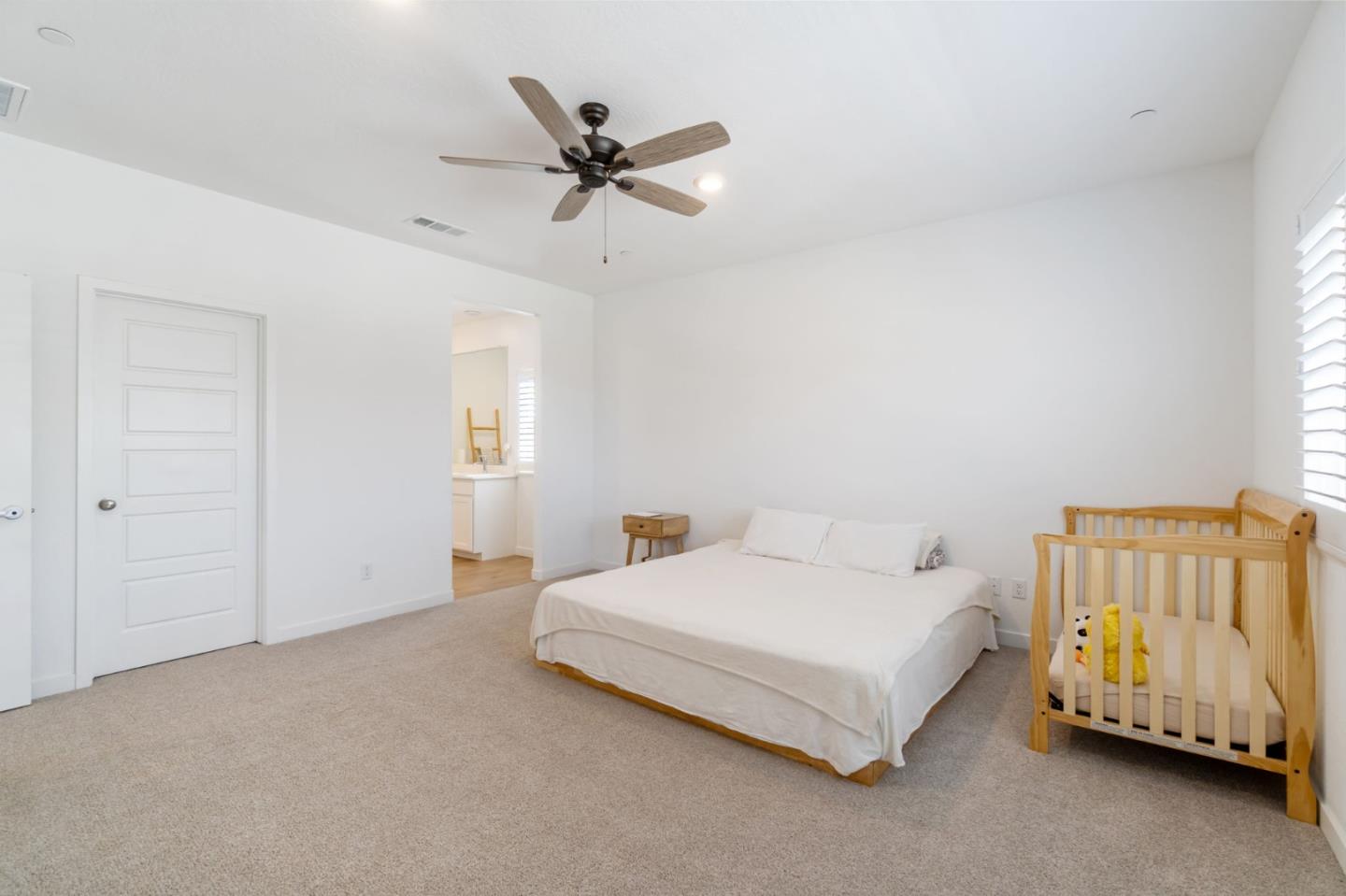 Detail Gallery Image 17 of 40 For 2459 W Hampton Dr, Hanford,  CA 93230 - 4 Beds | 2/1 Baths