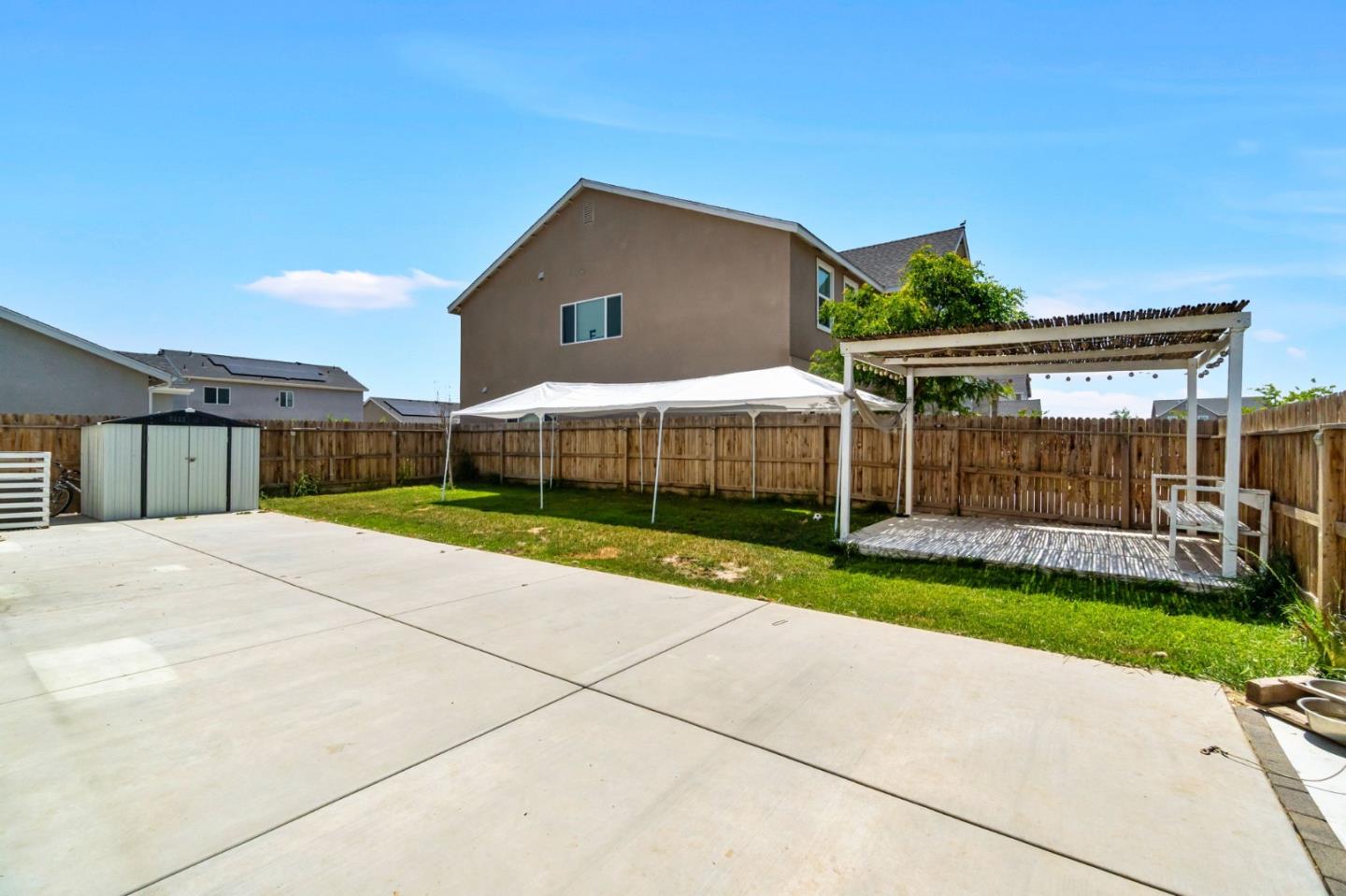 Detail Gallery Image 28 of 40 For 2459 W Hampton Dr, Hanford,  CA 93230 - 4 Beds | 2/1 Baths