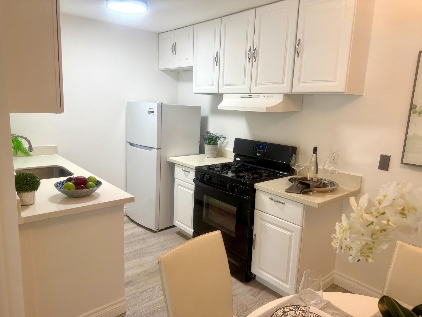 Detail Gallery Image 5 of 7 For 38500 Paseo Padre Pkwy #102,  Fremont,  CA 94536 - 2 Beds | 1 Baths