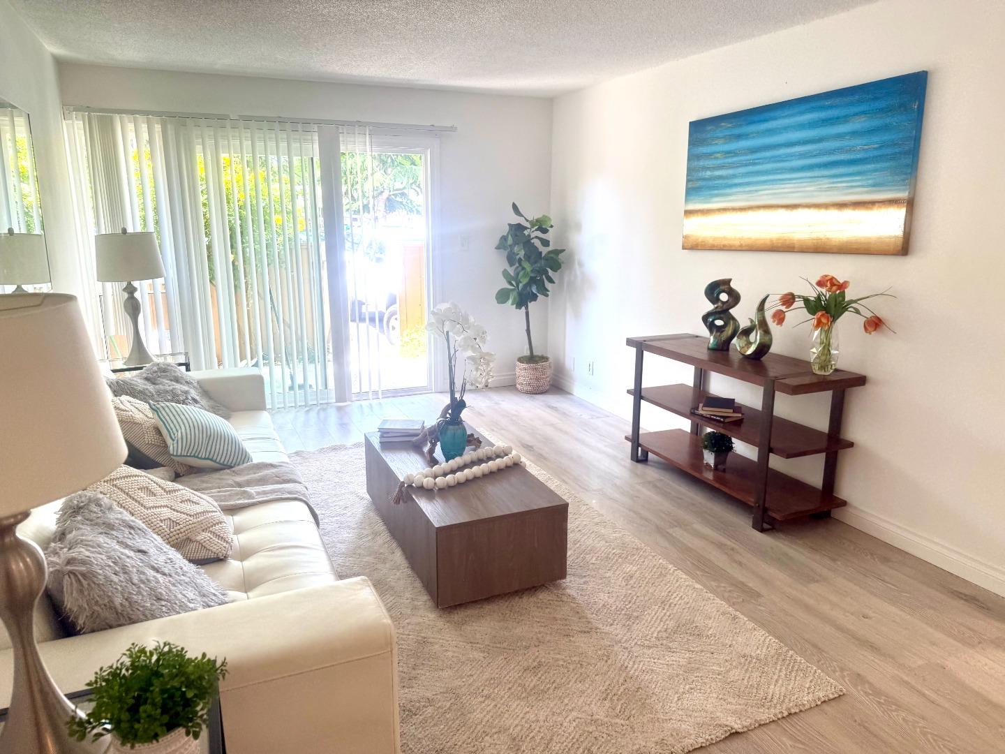 Detail Gallery Image 7 of 7 For 38500 Paseo Padre Pkwy #102,  Fremont,  CA 94536 - 2 Beds | 1 Baths