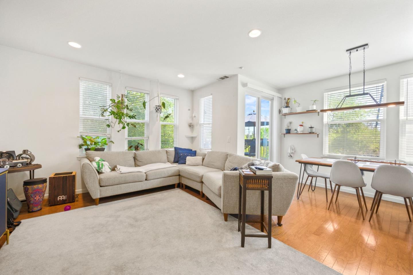 Detail Gallery Image 3 of 18 For 311 Bautista Pl, San Jose,  CA 95126 - 2 Beds | 2/1 Baths