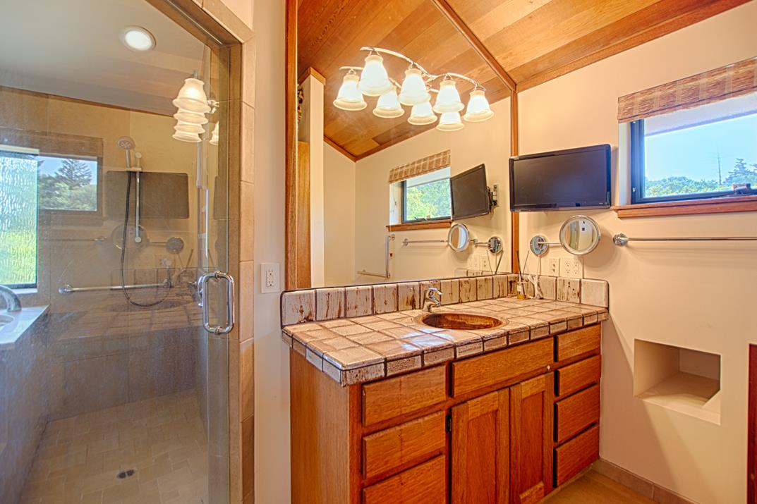 Detail Gallery Image 18 of 53 For 18467 Las Cumbres Rd, Los Gatos,  CA 95033 - 3 Beds | 2/1 Baths