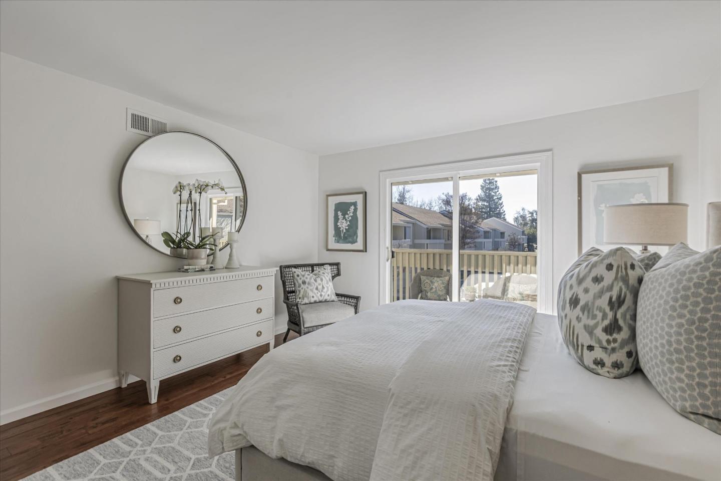 Detail Gallery Image 14 of 31 For 10995 Northseal Sq, Cupertino,  CA 95014 - 2 Beds | 2 Baths