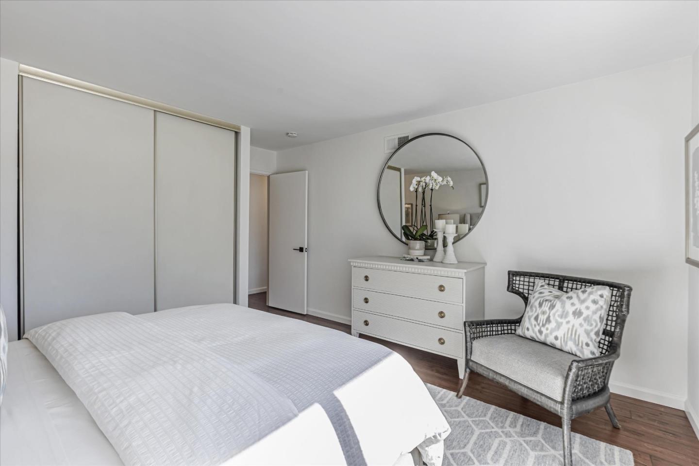 Detail Gallery Image 17 of 31 For 10995 Northseal Sq, Cupertino,  CA 95014 - 2 Beds | 2 Baths