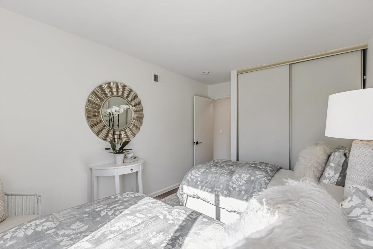 Detail Gallery Image 18 of 31 For 10995 Northseal Sq, Cupertino,  CA 95014 - 2 Beds | 2 Baths