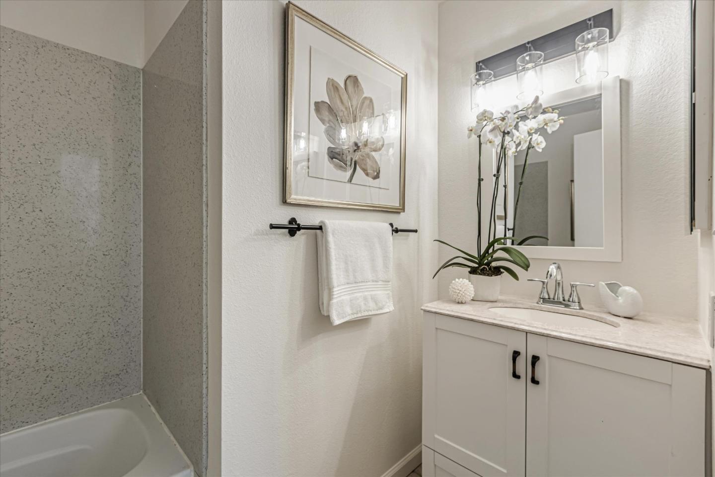 Detail Gallery Image 19 of 31 For 10995 Northseal Sq, Cupertino,  CA 95014 - 2 Beds | 2 Baths